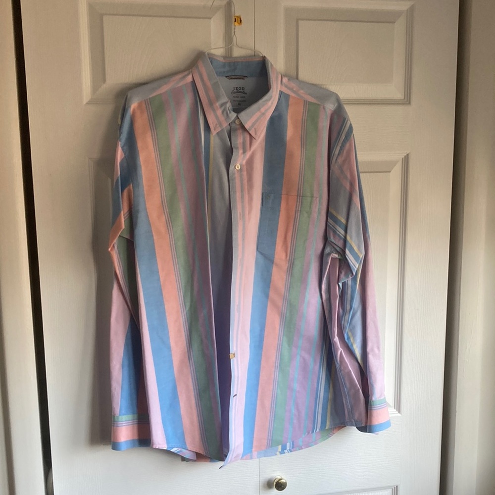 Izod relaxed classic,100%cotton, pastel colors,EUC,newly cleaned at dry cleaners